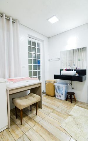 Casa à venda com 340m², 6 quartos e 4 vagasBanheiro social