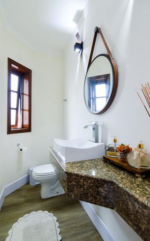 Casa à venda com 340m², 6 quartos e 4 vagasLavabo