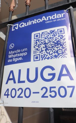 Casa para alugar com 230m², 3 quartos e 2 vagasFachada