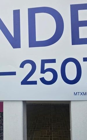 Casa à venda com 150m², 3 quartos e 2 vagas Casa à venda com 150m², 3 quartos e 2 vagasFachada - plaquinha