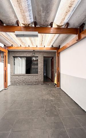 Casa à venda com 150m², 3 quartos e 1 vaga Casa à venda com 150m², 3 quartos e 1 vagaGaragem