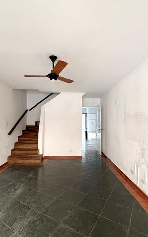Casa à venda com 150m², 3 quartos e 1 vaga Casa à venda com 150m², 3 quartos e 1 vagaSala