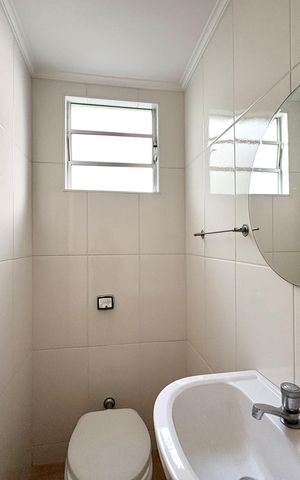 Casa à venda com 150m², 3 quartos e 1 vaga Casa à venda com 150m², 3 quartos e 1 vagaBanheiro de serviço