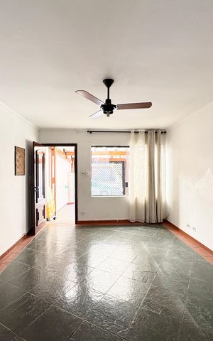 Casa à venda com 150m², 3 quartos e 1 vaga Casa à venda com 150m², 3 quartos e 1 vagaSala