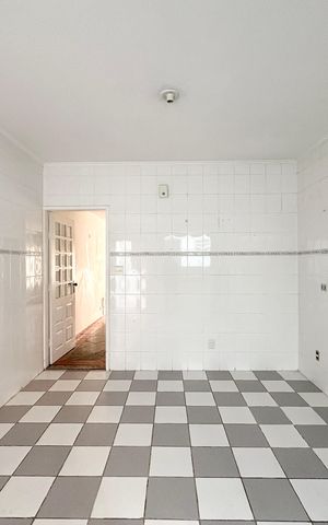 Casa à venda com 150m², 3 quartos e 1 vaga Casa à venda com 150m², 3 quartos e 1 vagaCozinha