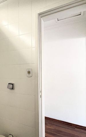 Casa à venda com 150m², 3 quartos e 1 vaga Casa à venda com 150m², 3 quartos e 1 vagaBanheiro
