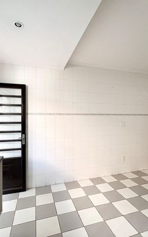 Casa à venda com 150m², 3 quartos e 1 vaga Casa à venda com 150m², 3 quartos e 1 vagaCozinha
