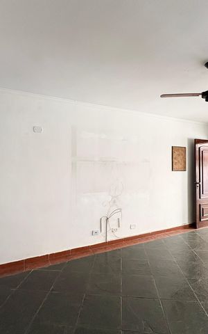 Casa à venda com 150m², 3 quartos e 1 vaga Casa à venda com 150m², 3 quartos e 1 vagaSala