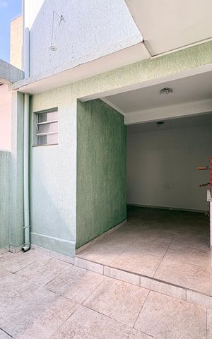Casa à venda com 150m², 3 quartos e 1 vaga Casa à venda com 150m², 3 quartos e 1 vagaQuintal