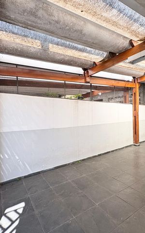 Casa à venda com 150m², 3 quartos e 1 vaga Casa à venda com 150m², 3 quartos e 1 vagaGaragem