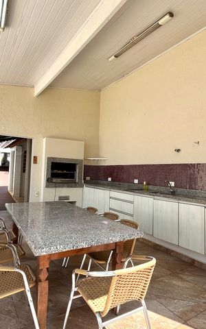 Casa à venda com 240m², 3 quartos e 4 vagas Casa à venda com 240m², 3 quartos e 4 vagasChurrasqueira