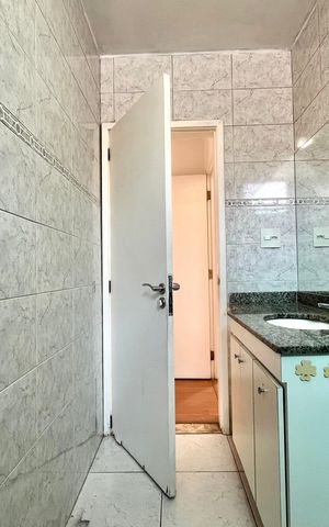 Casa à venda com 240m², 3 quartos e 4 vagas Casa à venda com 240m², 3 quartos e 4 vagasBanheiro da Suíte