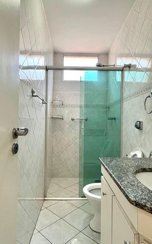 Casa à venda com 240m², 3 quartos e 4 vagas Casa à venda com 240m², 3 quartos e 4 vagasBanheiro Social