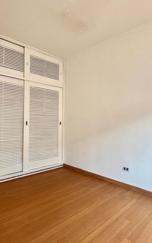 Casa à venda com 240m², 3 quartos e 4 vagas Casa à venda com 240m², 3 quartos e 4 vagasQuarto 2