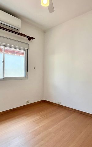 Casa à venda com 240m², 3 quartos e 4 vagas Casa à venda com 240m², 3 quartos e 4 vagasQuarto