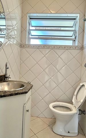 Casa à venda com 240m², 3 quartos e 4 vagas Casa à venda com 240m², 3 quartos e 4 vagasLavabo 2
