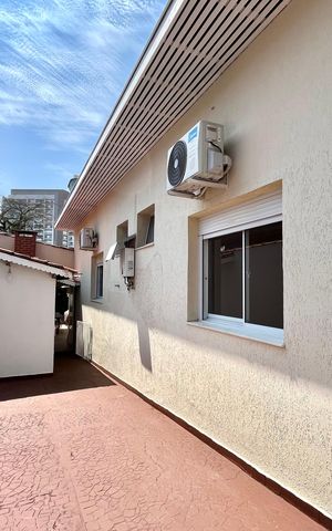 Casa à venda com 240m², 3 quartos e 4 vagas Casa à venda com 240m², 3 quartos e 4 vagasGaragem