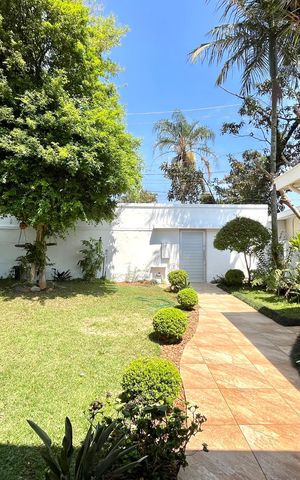 Casa à venda com 240m², 3 quartos e 4 vagas Casa à venda com 240m², 3 quartos e 4 vagasÁrea externa