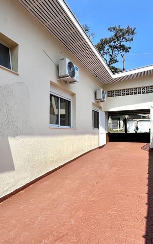 Casa à venda com 240m², 3 quartos e 4 vagas Casa à venda com 240m², 3 quartos e 4 vagasGaragem