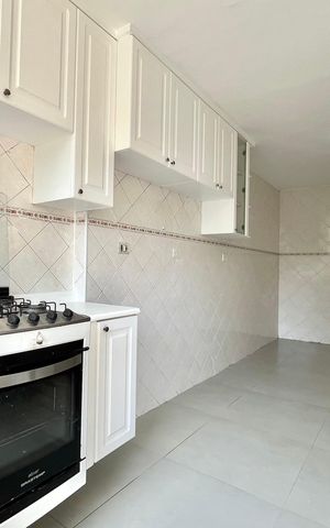 Casa à venda com 240m², 3 quartos e 4 vagas Casa à venda com 240m², 3 quartos e 4 vagasCozinha