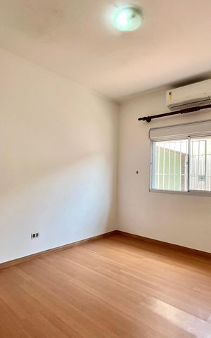 Casa à venda com 240m², 3 quartos e 4 vagas Casa à venda com 240m², 3 quartos e 4 vagasQuarto 2