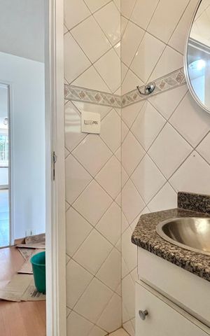 Casa à venda com 240m², 3 quartos e 4 vagas Casa à venda com 240m², 3 quartos e 4 vagasLavabo 2