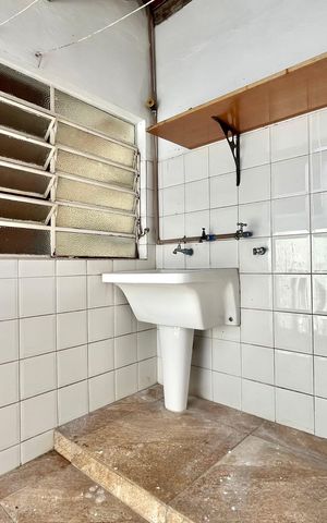 Casa à venda com 240m², 3 quartos e 4 vagas Casa à venda com 240m², 3 quartos e 4 vagasÁrea de Serviço