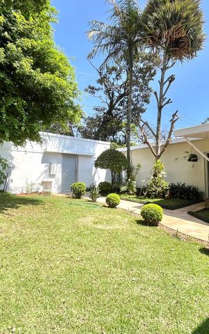 Casa à venda com 240m², 3 quartos e 4 vagas Casa à venda com 240m², 3 quartos e 4 vagasÁrea externa