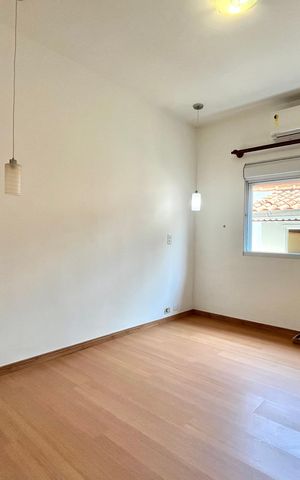 Casa à venda com 240m², 3 quartos e 4 vagas Casa à venda com 240m², 3 quartos e 4 vagasSuíte