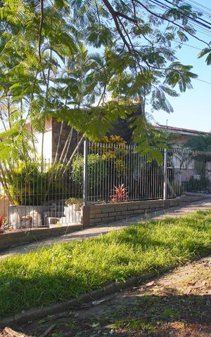 Casa para alugar com 300m², 3 quartos e 5 vagasFachada