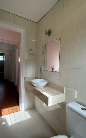 Casa de condomínio para alugar com 195m², 4 quartos e 2 vagasBanheiro suíte 4