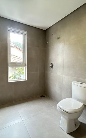 Casa de condomínio para alugar com 195m², 4 quartos e 2 vagasBanheiro suíte 2