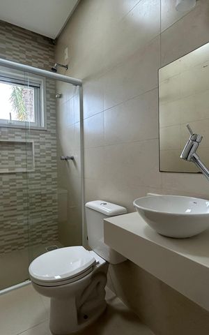 Casa de condomínio para alugar com 195m², 4 quartos e 2 vagasBanheiro suíte 1