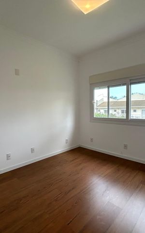 Casa de condomínio para alugar com 195m², 4 quartos e 2 vagasSuíte 1