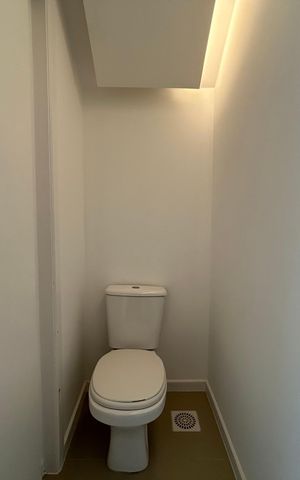 Casa de condomínio para alugar com 195m², 4 quartos e 2 vagasLavabo