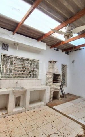 Casa à venda com 150m², 2 quartos e 3 vagas