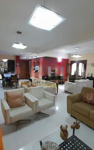 Casa à venda com 175m², 3 quartos e 5 vagas