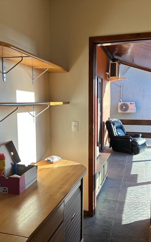 Casa de condomínio à venda com 290m², 3 quartos e 2 vagasEscritório