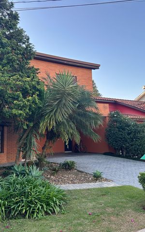 Casa de condomínio à venda com 290m², 3 quartos e 2 vagasDetalhe Fachada