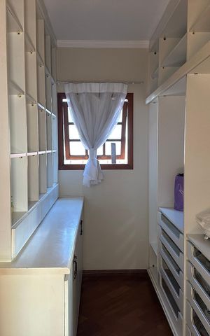 Casa de condomínio à venda com 290m², 3 quartos e 2 vagasCloset do quarto 2
