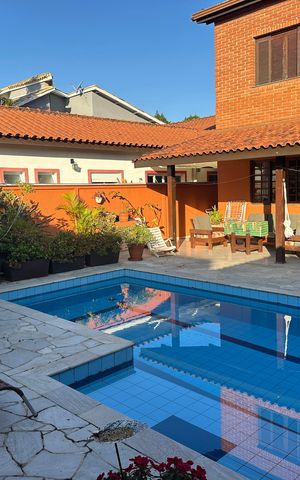 Casa de condomínio à venda com 290m², 3 quartos e 2 vagasPiscina