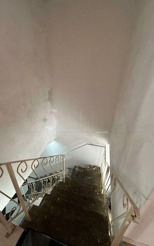 Casa à venda com 180m², 3 quartos e 8 vagas