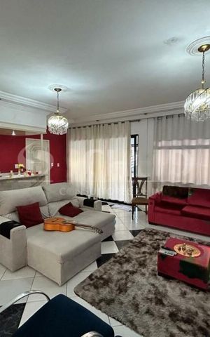 Casa à venda com 180m², 3 quartos e 8 vagas