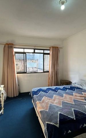 Casa à venda com 180m², 3 quartos e 8 vagas