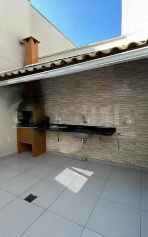 Casa à venda com 100m², 3 quartos e 2 vagas