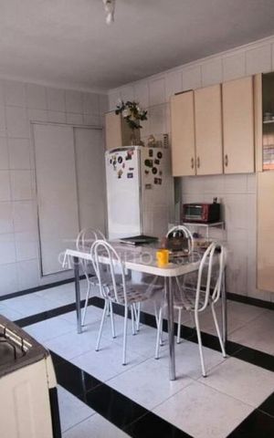 Casa à venda com 146m², 3 quartos e 1 vaga