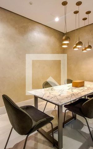 Apartamento à venda com 132m², 3 quartos e 2 vagas Apartamento à venda com 132m², 3 quartos e 2 vagasSala de reunião