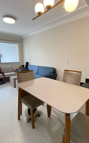 Casa à venda com 110m², 2 quartos e 2 vagas Casa à venda com 110m², 2 quartos e 2 vagasSala