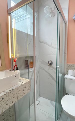 Casa à venda com 110m², 2 quartos e 2 vagas Casa à venda com 110m², 2 quartos e 2 vagasBanheiro 2