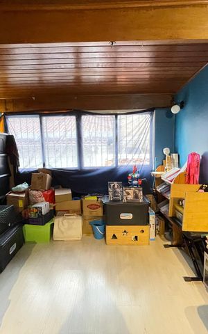 Casa à venda com 110m², 2 quartos e 2 vagas Casa à venda com 110m², 2 quartos e 2 vagasSótão
